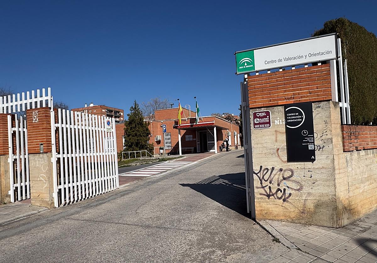 Centro de Valoración y Orientación de Personas con Discapacidad, en la carretera de Alfacar.