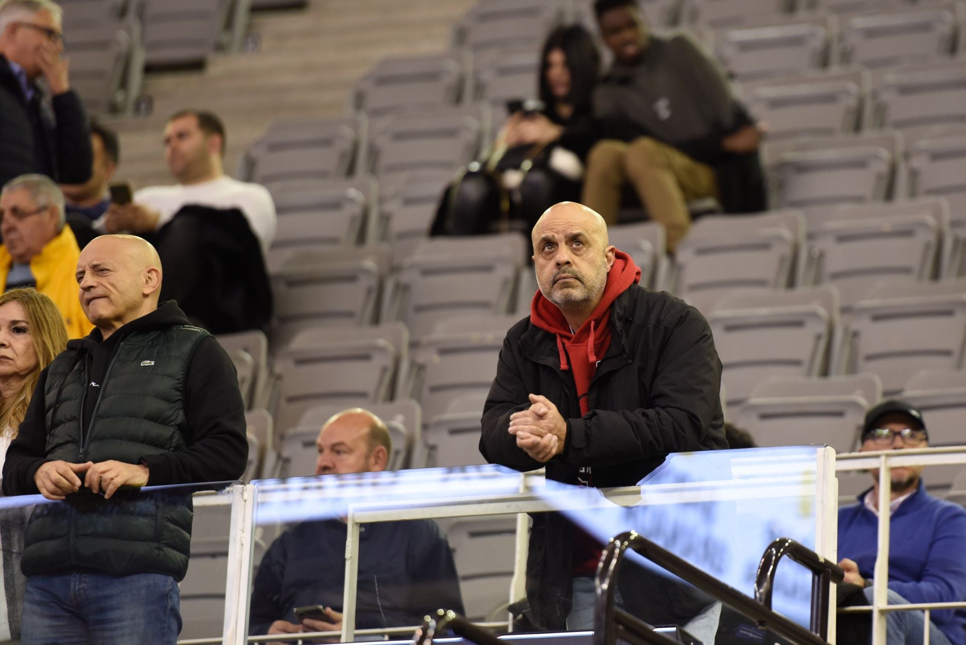 Encuéntrate en la grada del Palacio de Deportes en el Covirán-Murcia