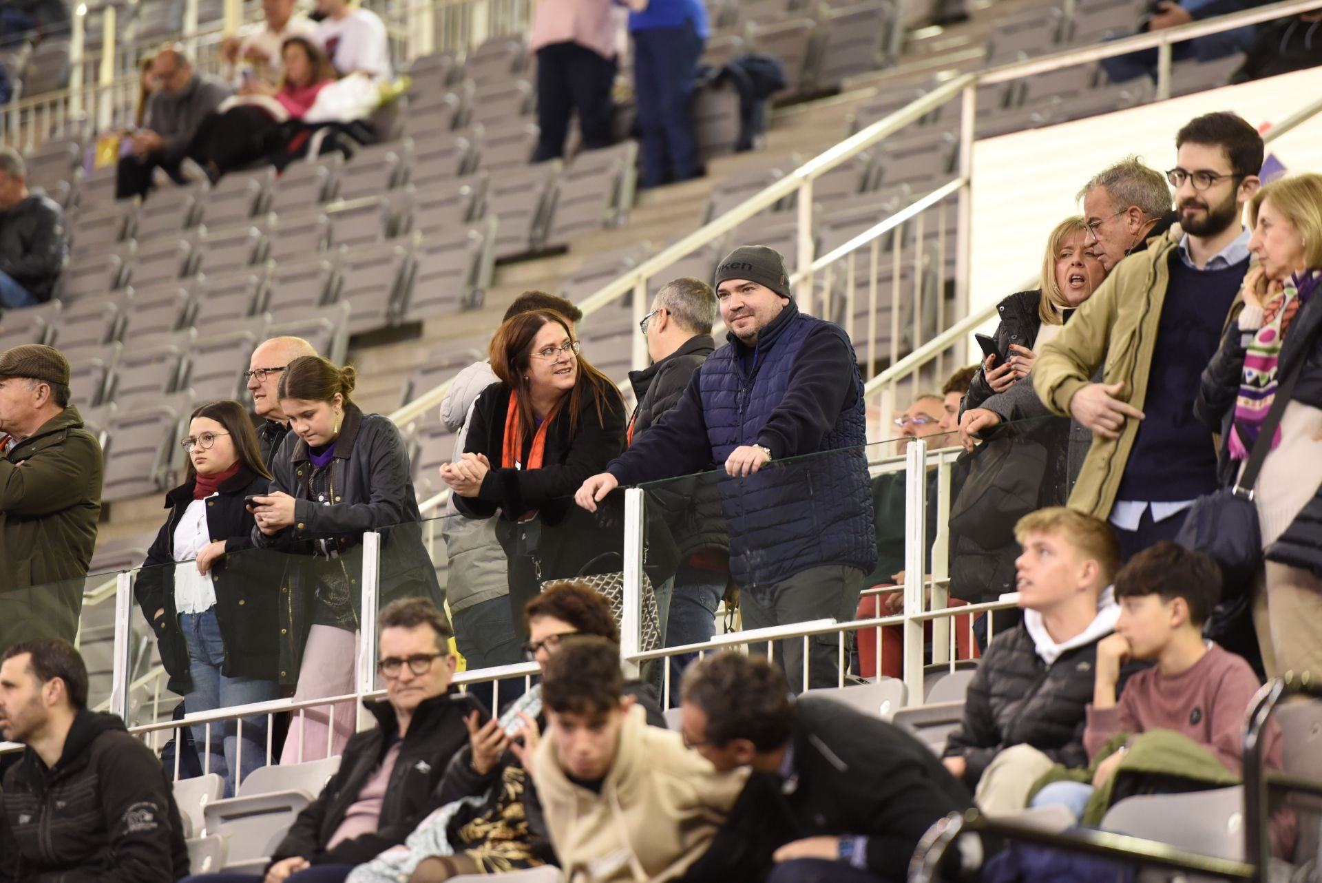 Encuéntrate en la grada del Palacio de Deportes en el Covirán-Murcia