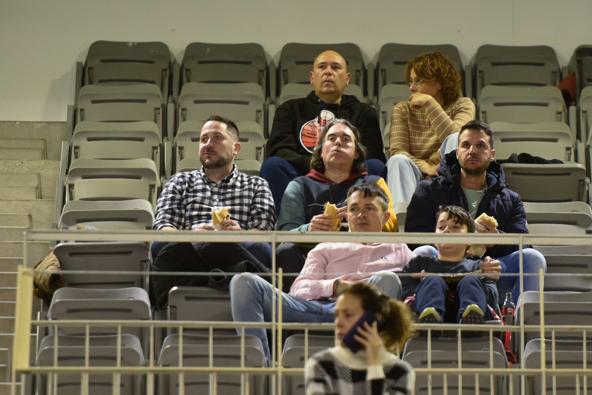 Encuéntrate en la grada del Palacio de Deportes en el Covirán-Murcia