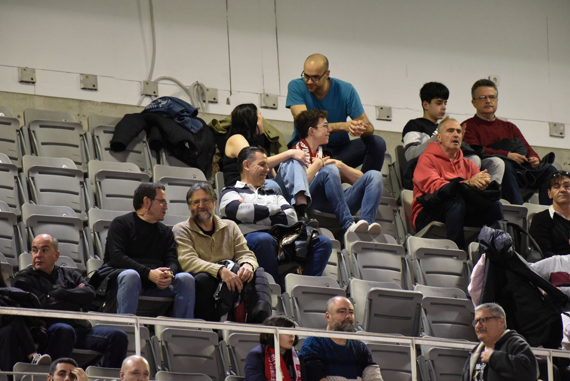 Encuéntrate en la grada del Palacio de Deportes en el Covirán-Murcia