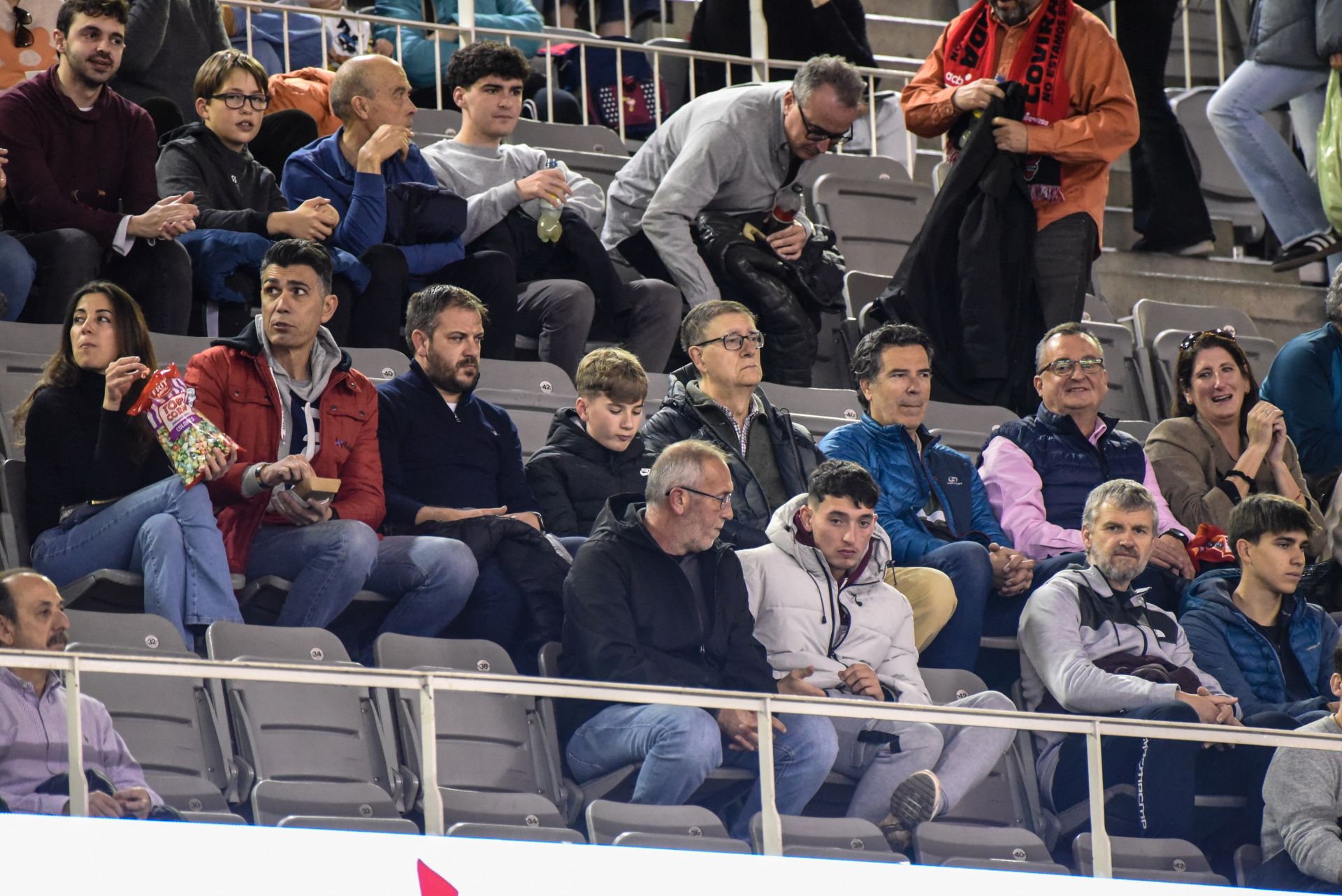 Encuéntrate en la grada del Palacio de Deportes en el Covirán-Murcia