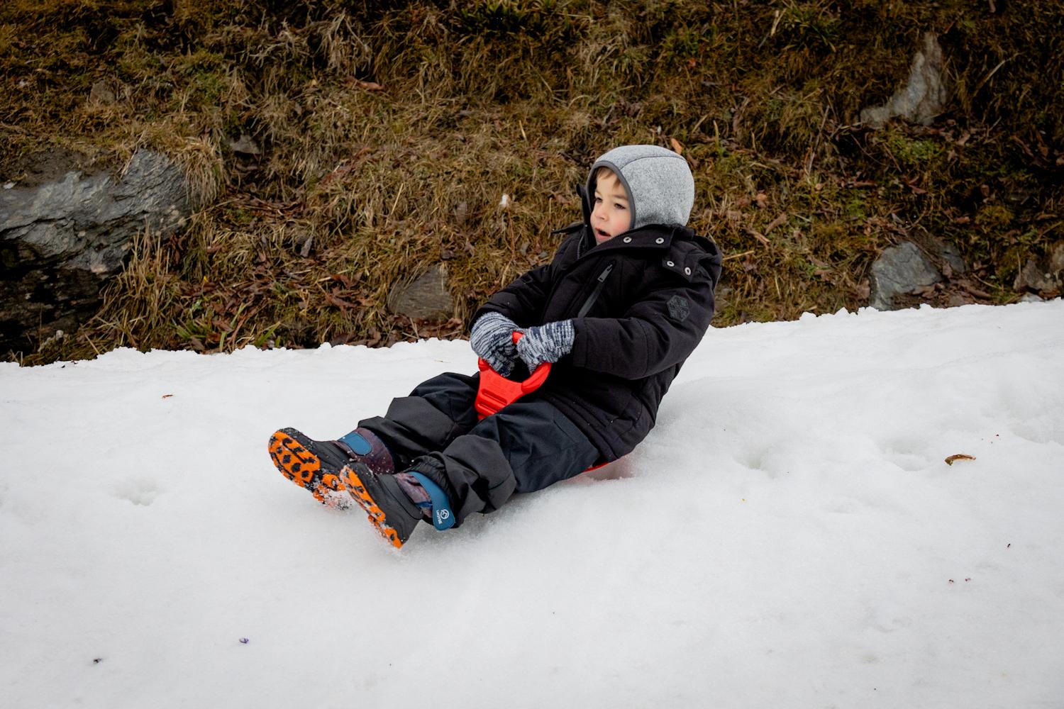 Las imágenes de Sierra Nevada plagada de trineos por el puente