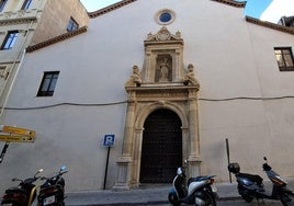 Fachada de la iglesia de Santiago, ubicada en la calle Marqués de Falces