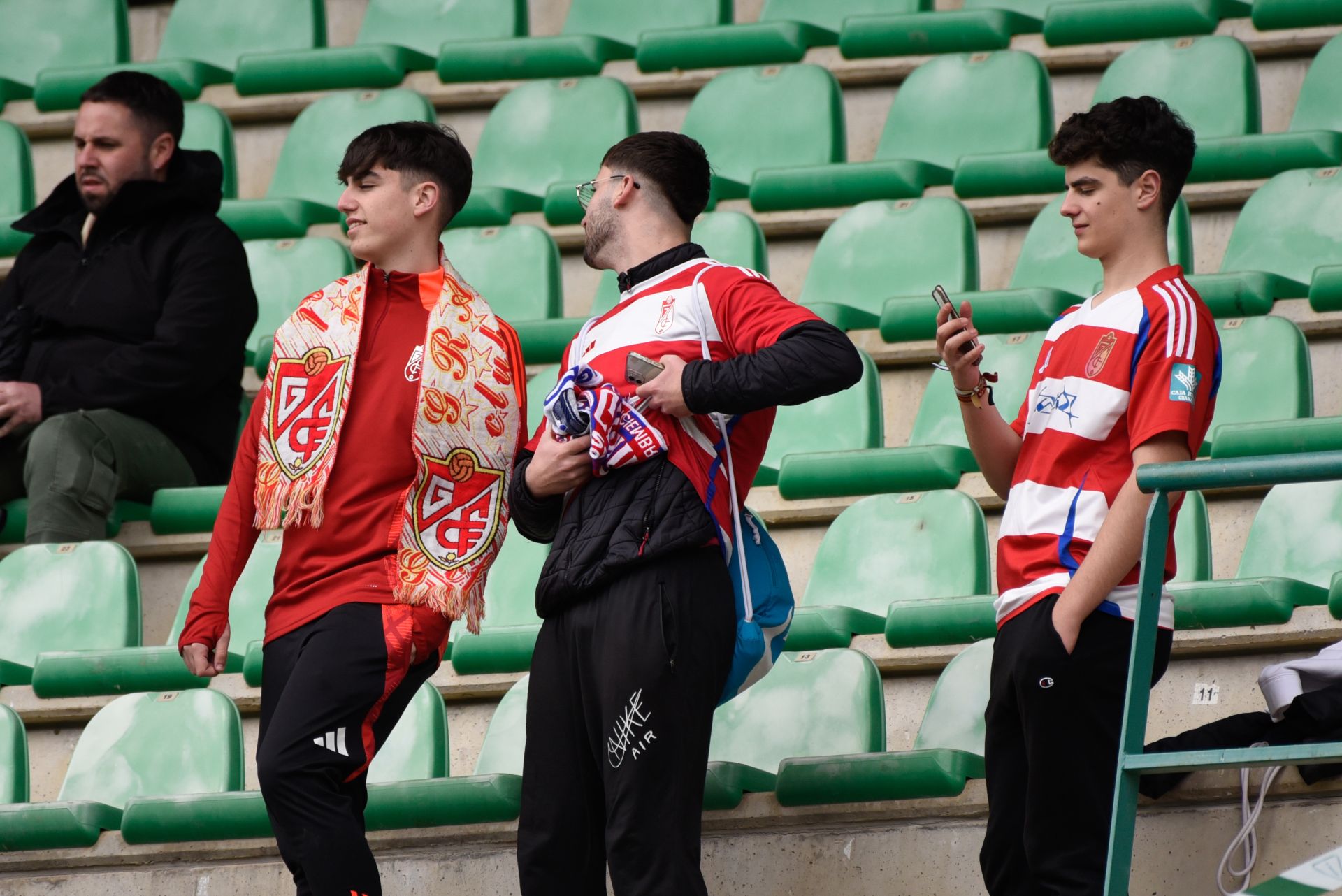 Encuéntrate en las gradas de El Arcángel y en el viaje desde Granada a Córdoba