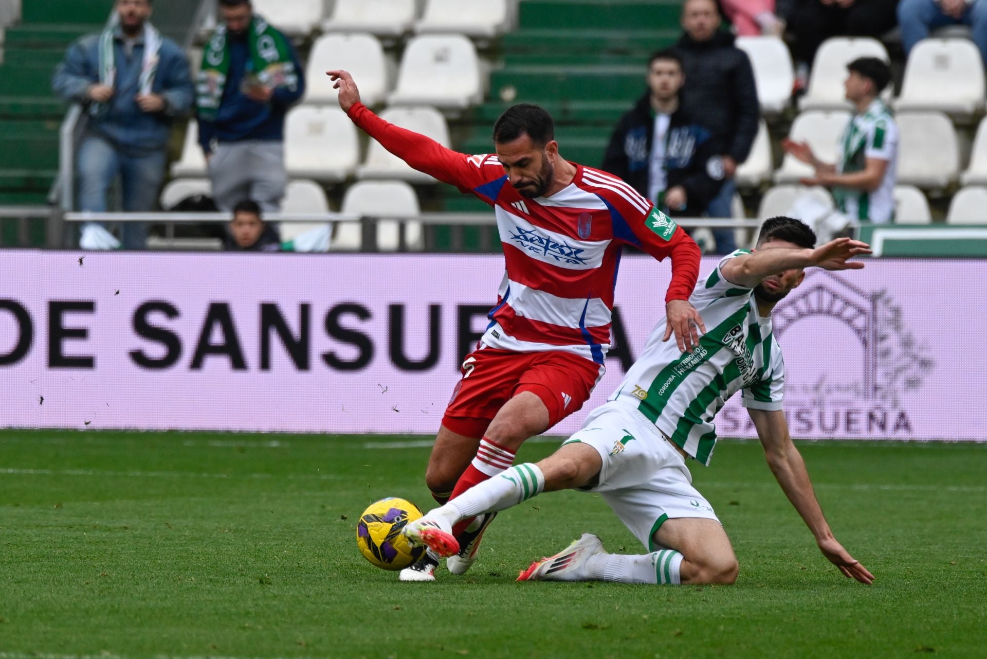 Las puntuaciones de los jugadores del Granada en la goleada ante el Córdoba