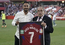 Homenaje a Nico Hidalgo en Los Cármenes en 2022.