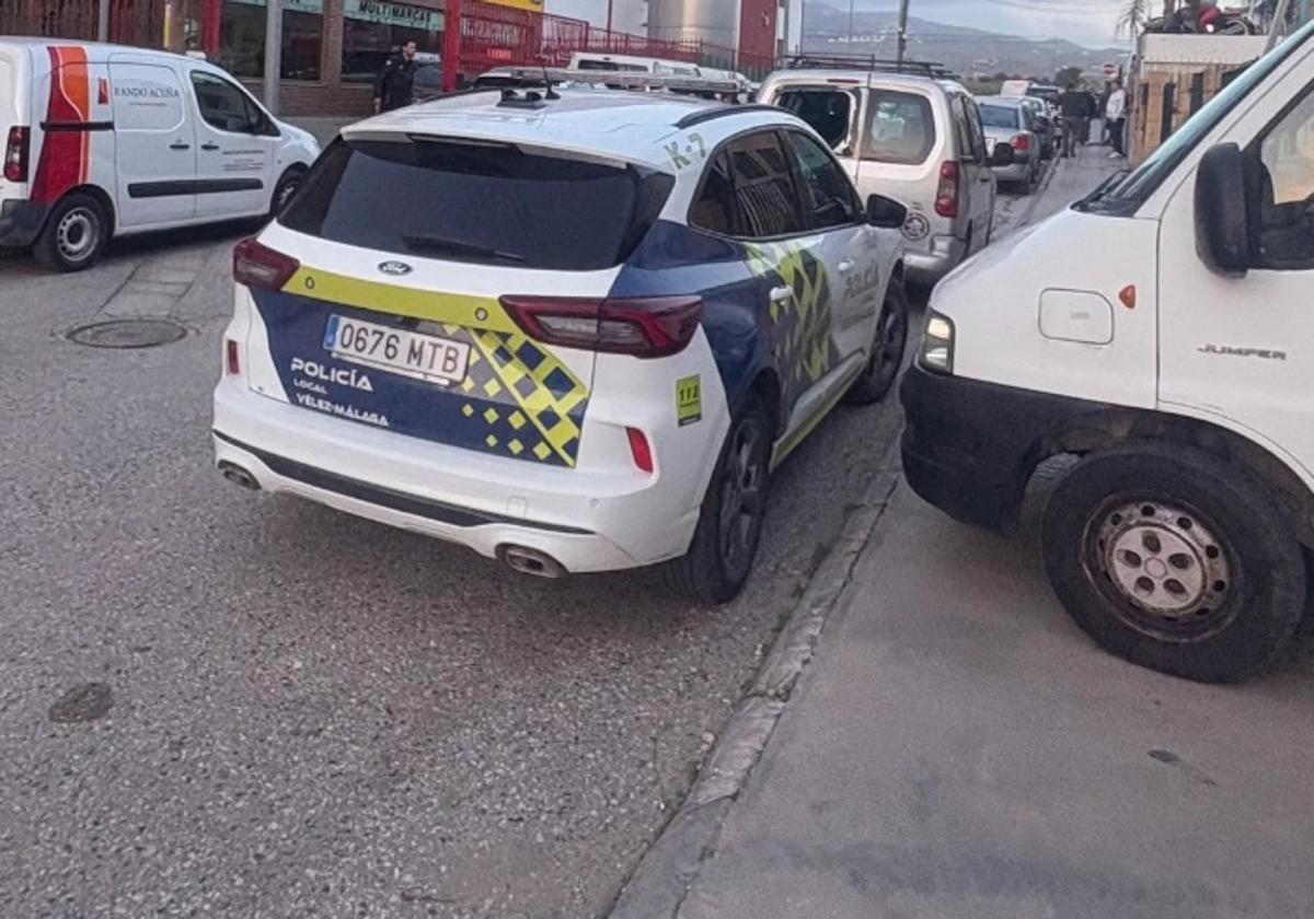 Efectivos policiales en el lugar de los hechos.
