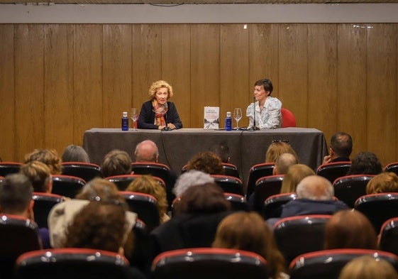 Aspecto que presentó el salón de actos de la ONCE durante la cita del Aula de Cultura de IDEAL