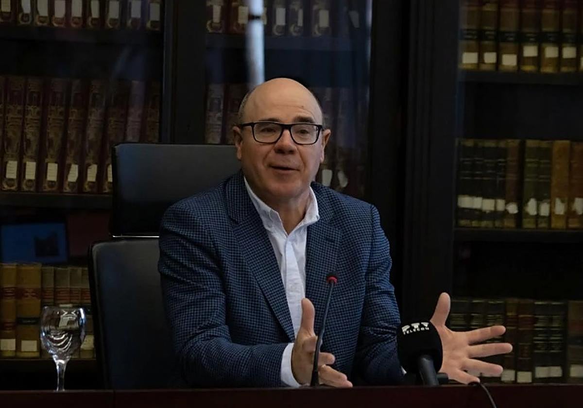 El rector de la Universidad de Granada, Pedro Mercado.