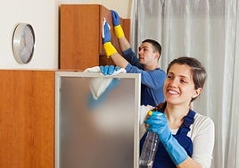 Menos sueldo, más temporal y parcial: así es el empleo de la mujer en Almería