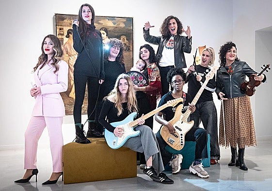 Una sesión fotográfica muy especial en la sala Arte y Mujer de la Colección Permanente del Centro Cultural CajaGranada.