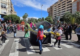 Desfile del Entierro de la Sardina, por la Rambla de Almería.