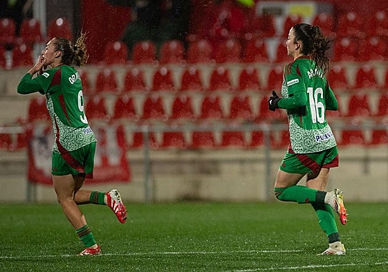 Las jugadoras del Granada, en Alcalá de Henares.