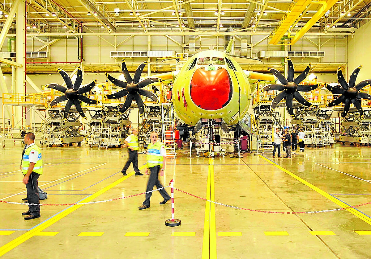 Avión montado en la planta de Airbus Military en Sevilla.