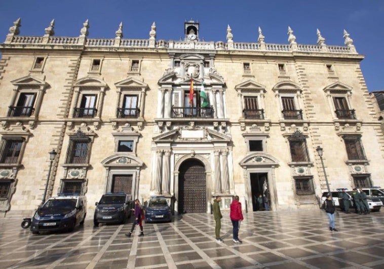 Se aprovecha de que su padre tiene Alzheimer para vender su finca de Granada y quedarse con 61.000 euros