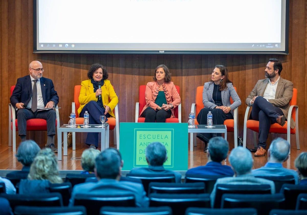 Cuatro días de reuniones y diez entrevistas con referentes en un año