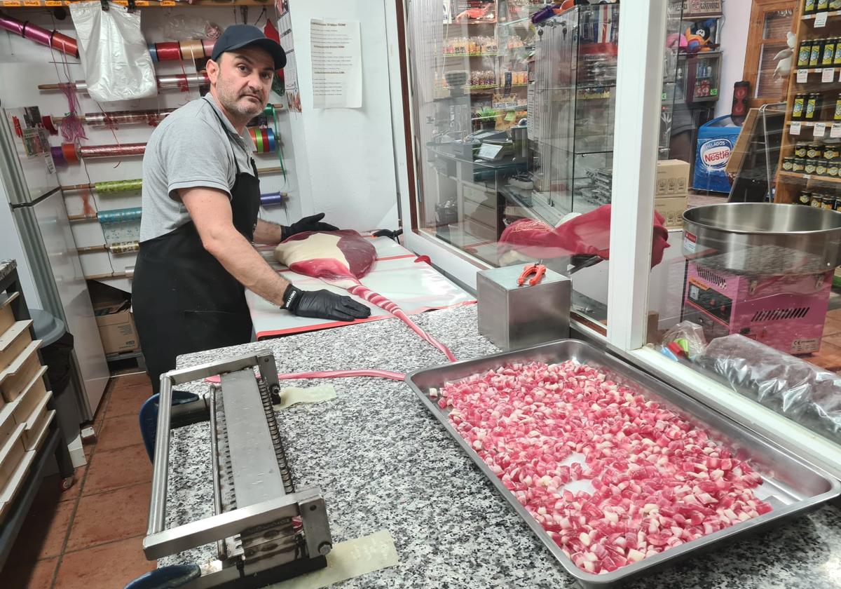 Los caramelos de Granada con sabor a jamón, queso y vino: «La gente alucina»