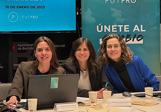 Amanda Gutiérrez, presidenta de FUTPRO, en el centro durante una imagen de archivo.