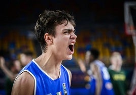 Riccardo Visconti, en un partido con las selecciones inferiores de Italia.