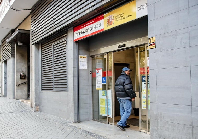 La nueva norma del SEPE que acaba de entrar en vigor por la que se podrá trabajar y cobrar el paro a la vez