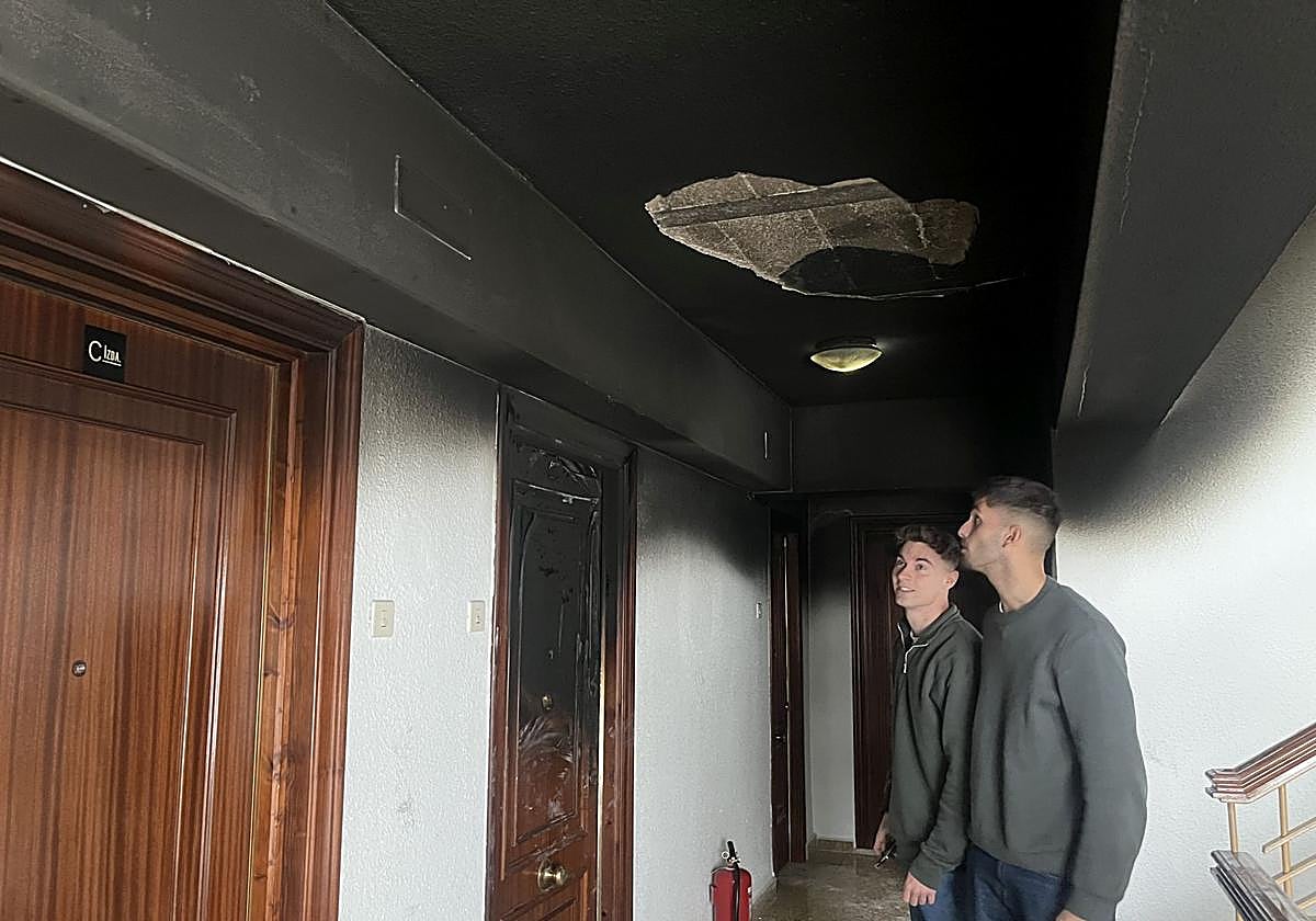 «Escuché gritos y portazos y, al abrir la puerta, todo estaba negro por el humo»