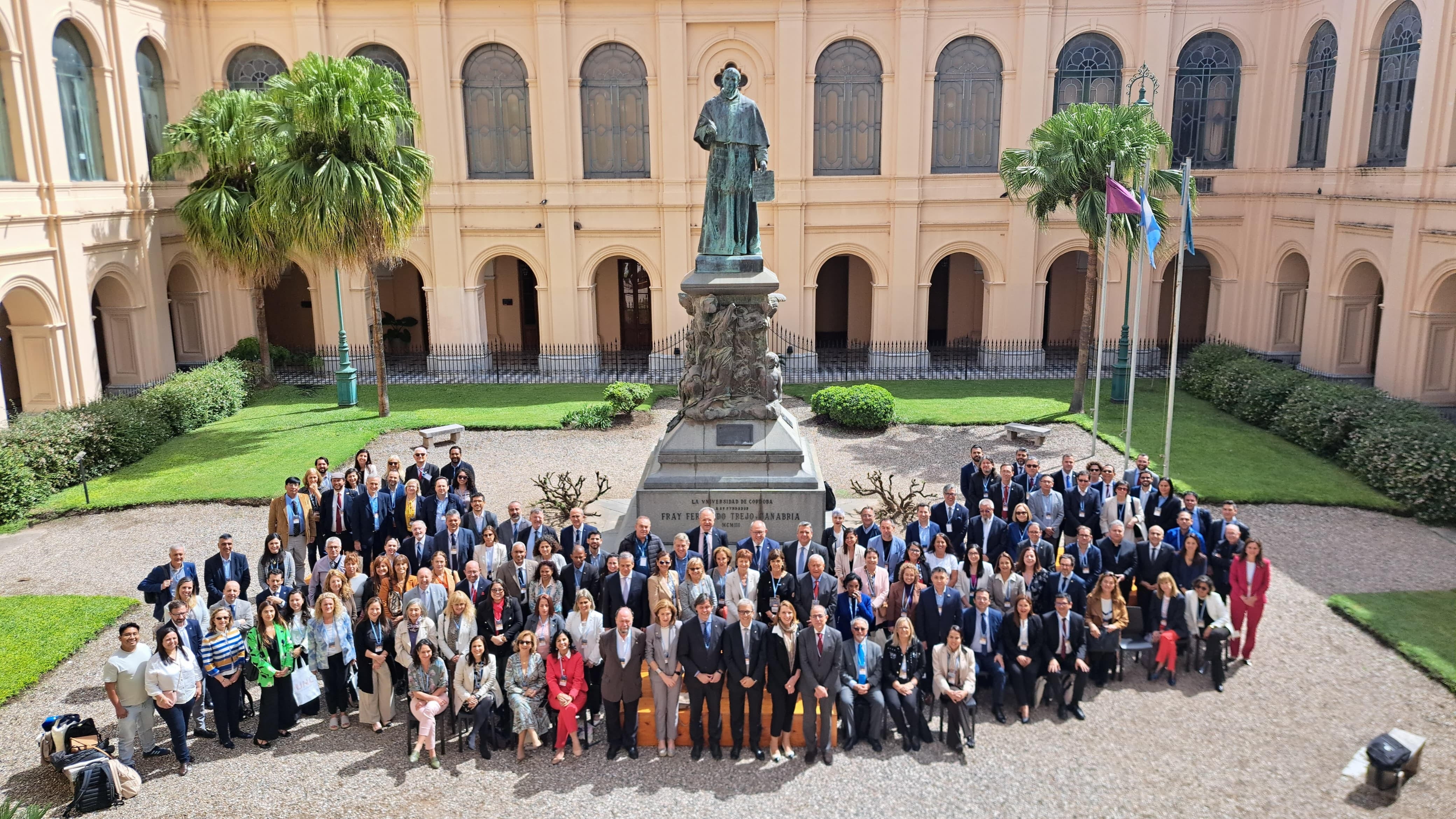 La ugr defiende el fomento del español como lengua académica y científica en el foro de la auip | ideal
