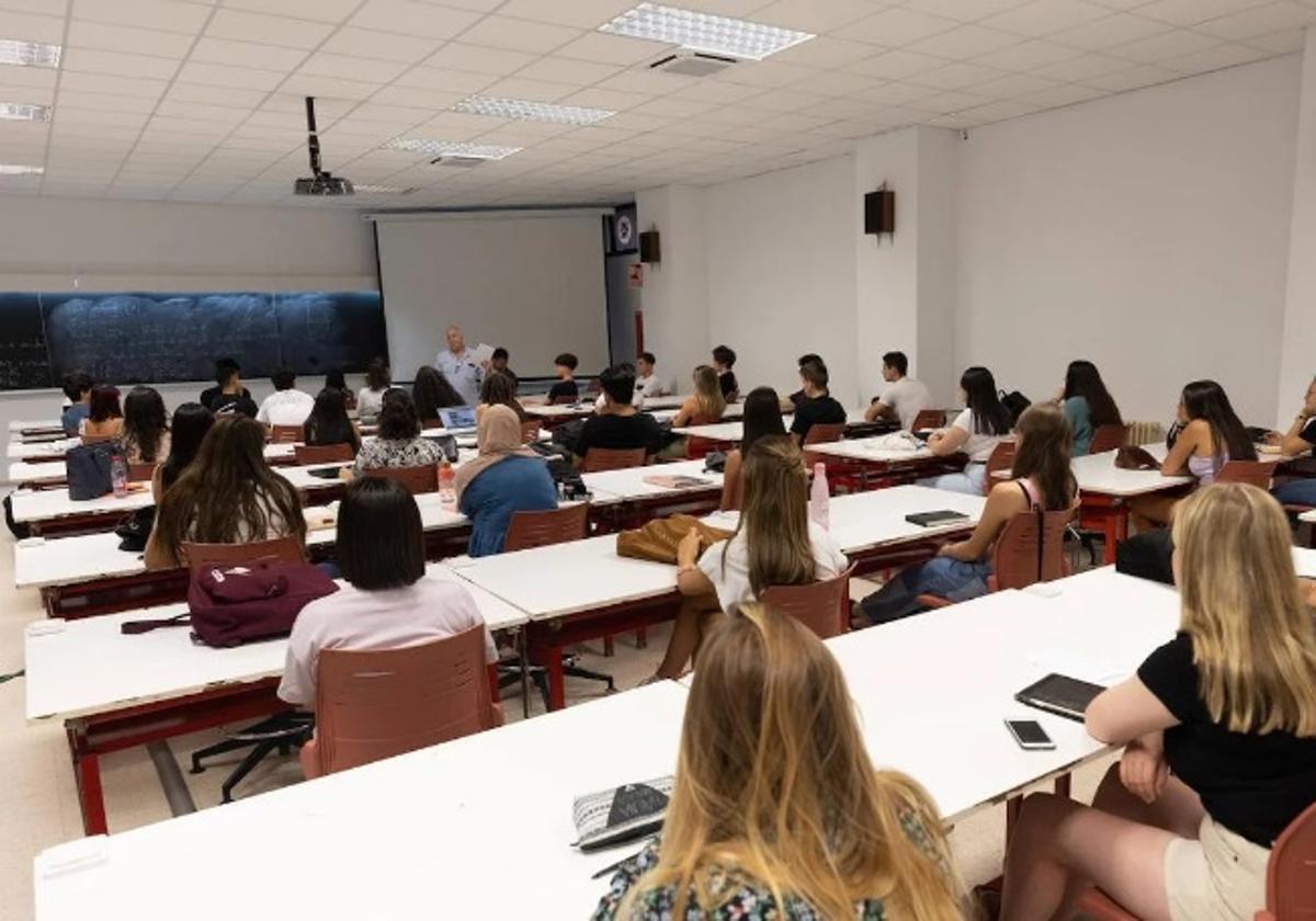 La plaza para los másteres del próximo curso de la ugr, a partir del 2 de junio | ideal