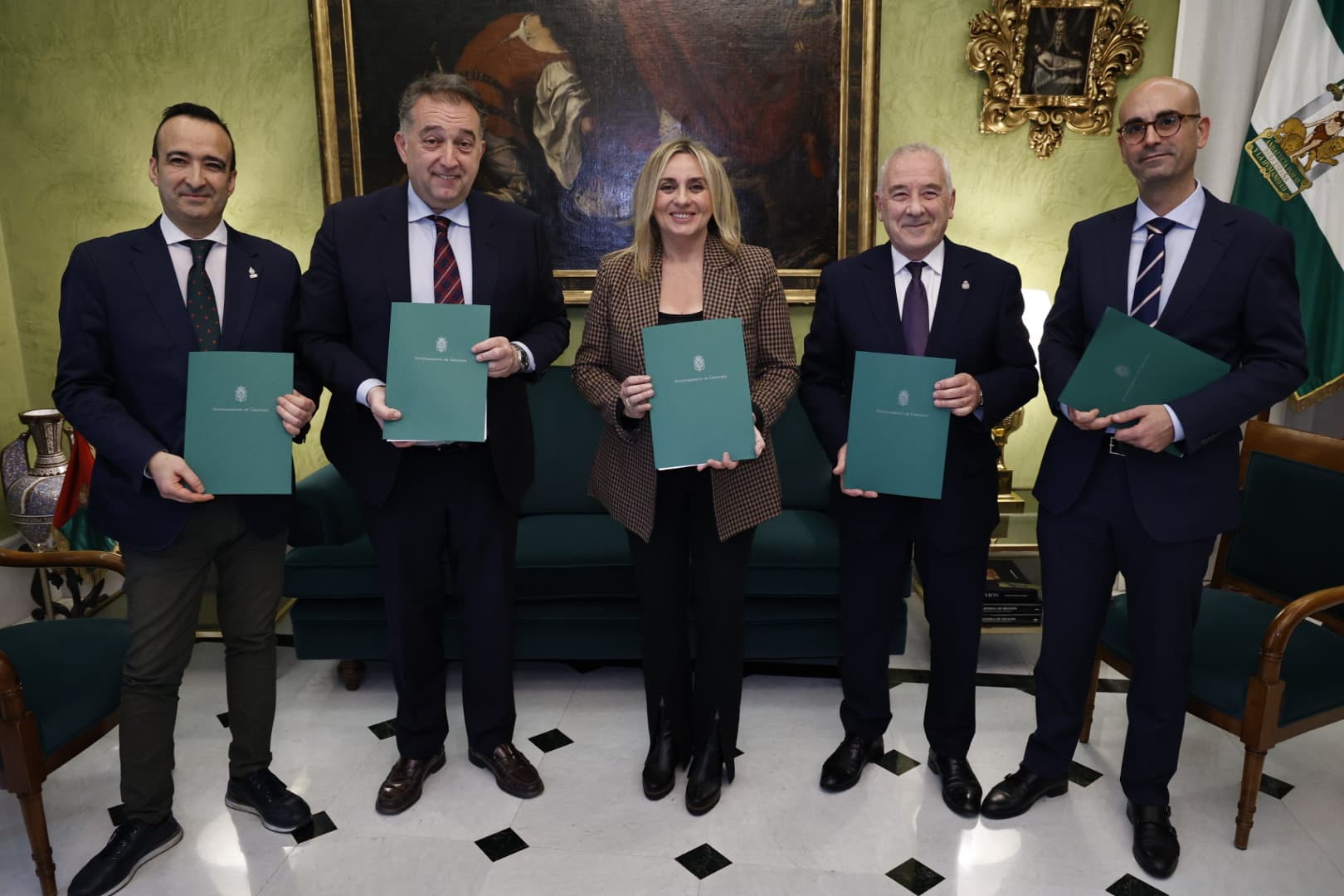 El Ayuntamiento aumenta la subvención a la Federación de Hermandades y Cofradías a 125.000 euros