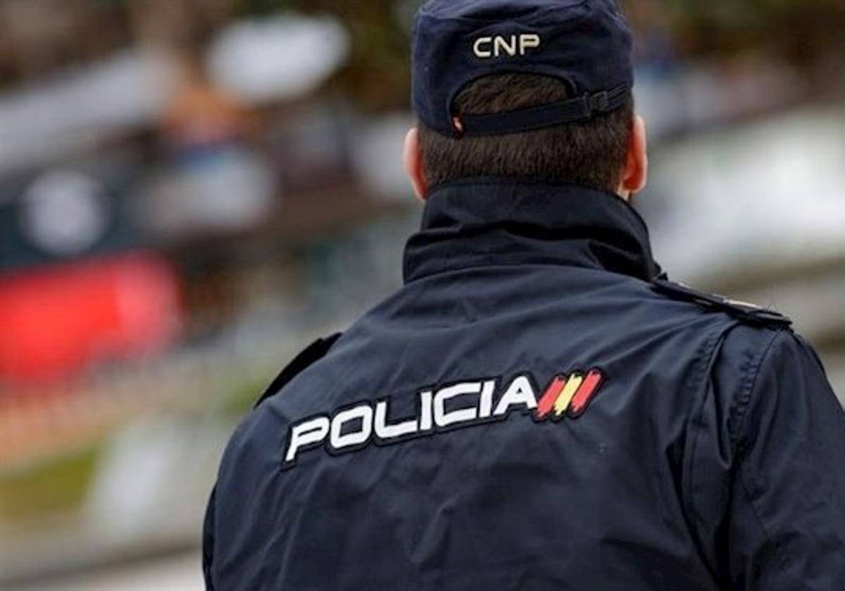 Apuñalan en el cuello a un policía fuera de servicio en úbeda | ideal