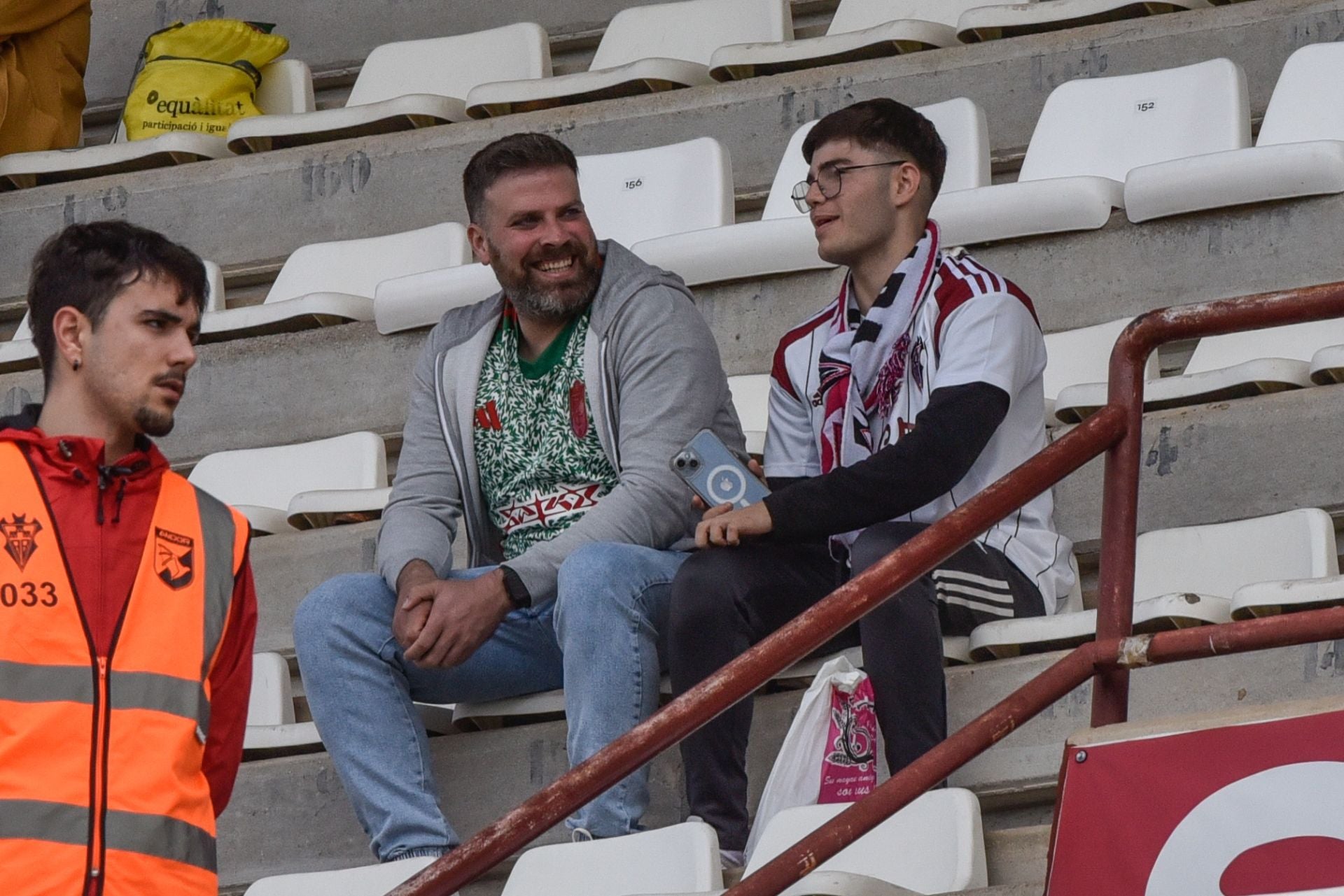 Encuéntrate entre la afición del Granada desplazada a Albacete