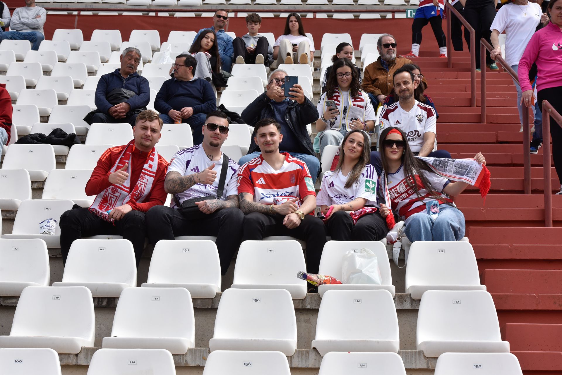 Encuéntrate entre la afición del Granada desplazada a Albacete