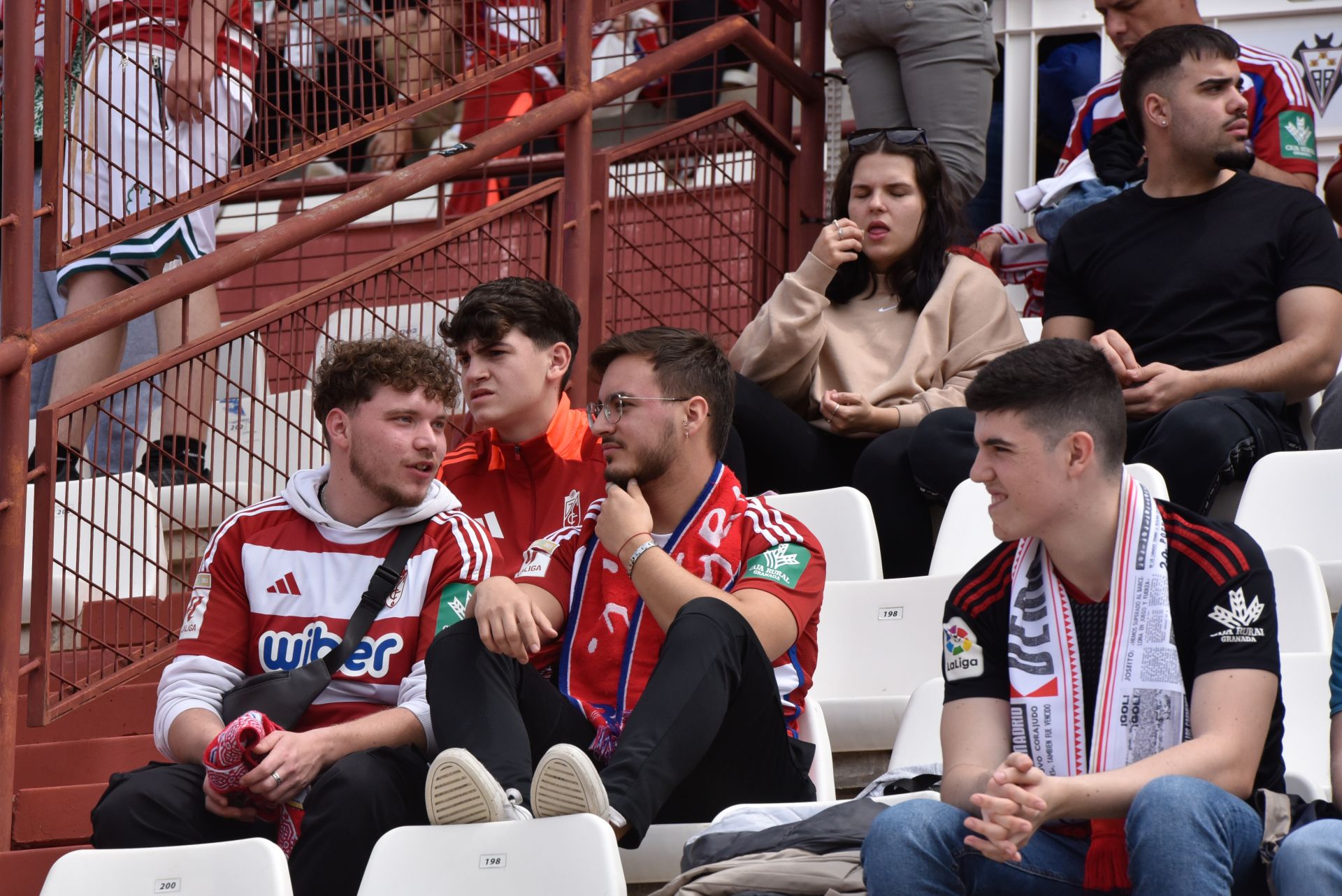 Encuéntrate entre la afición del Granada desplazada a Albacete
