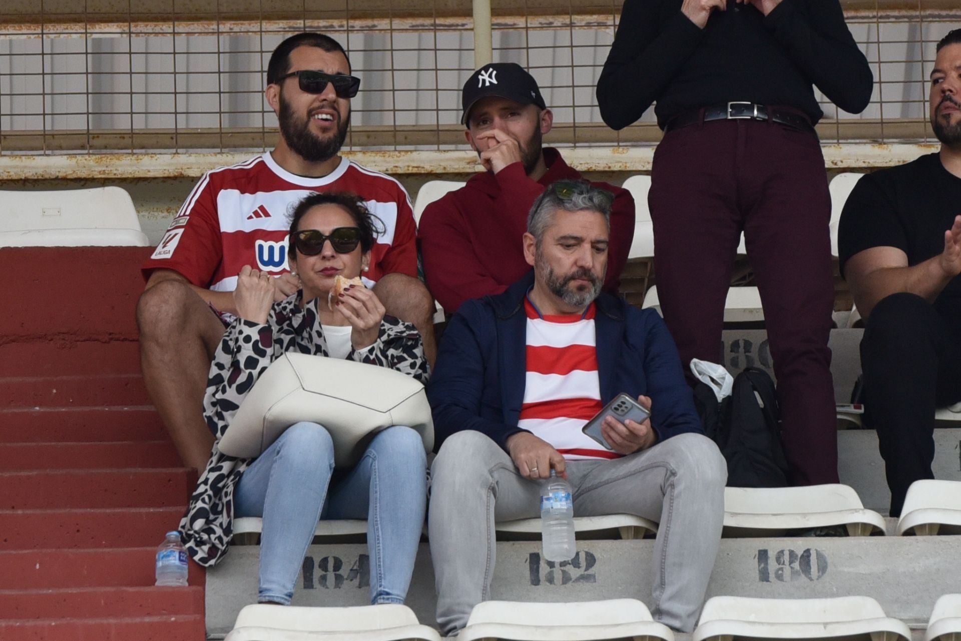 Encuéntrate entre la afición del Granada desplazada a Albacete