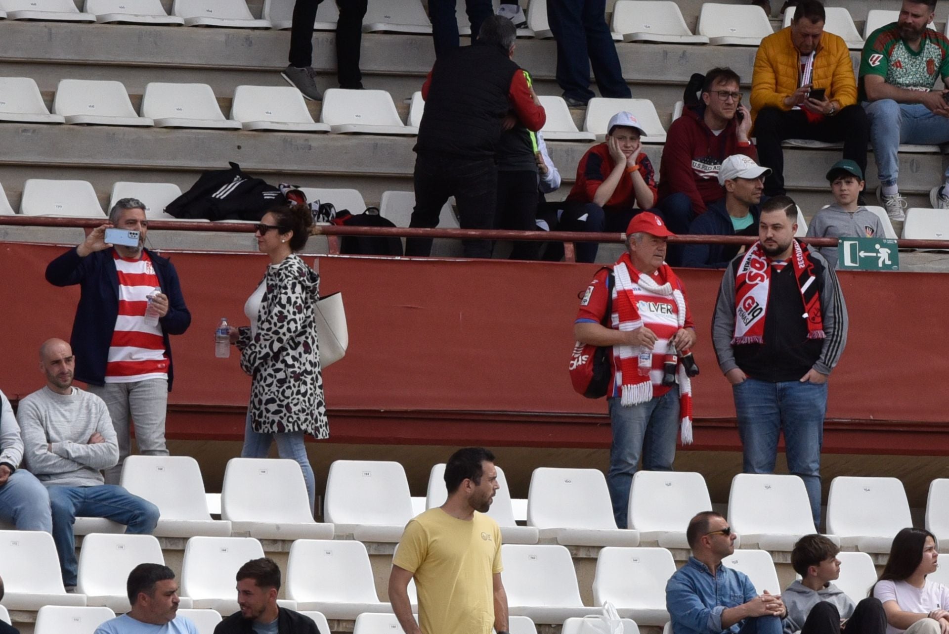 Encuéntrate entre la afición del Granada desplazada a Albacete