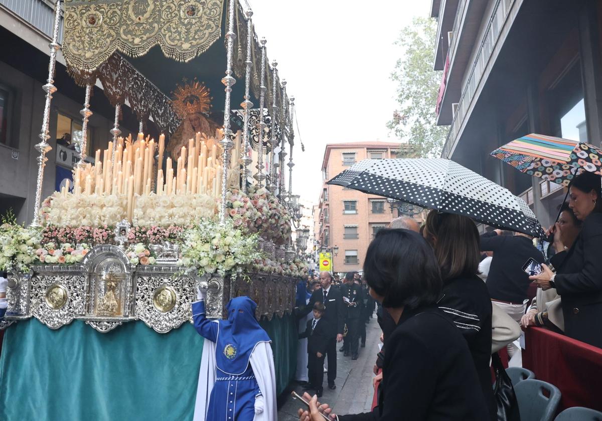 Las lluvias podrían dar un respiro a las hermandades del lunes santo en granada | ideal