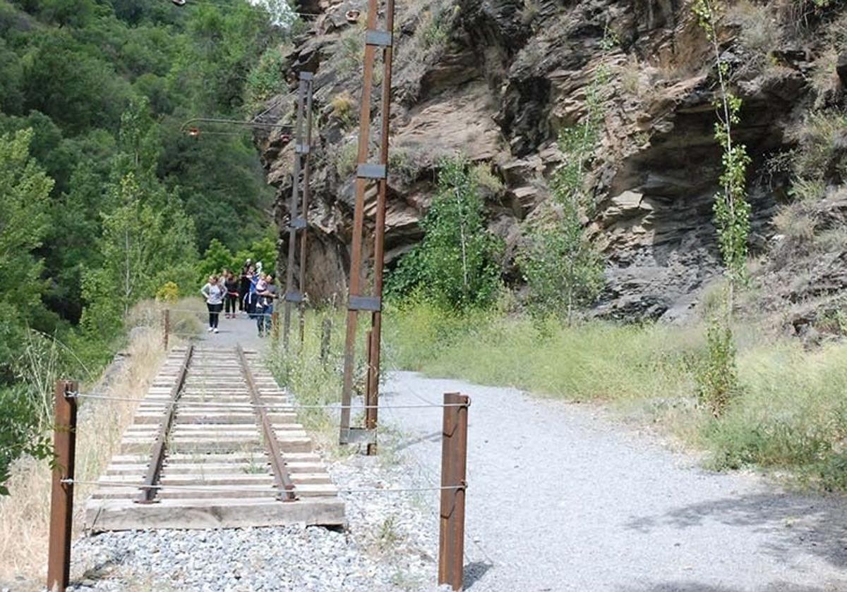 La ruta para descubrir el trazado del tranvía de la Sierra en familia esta primavera