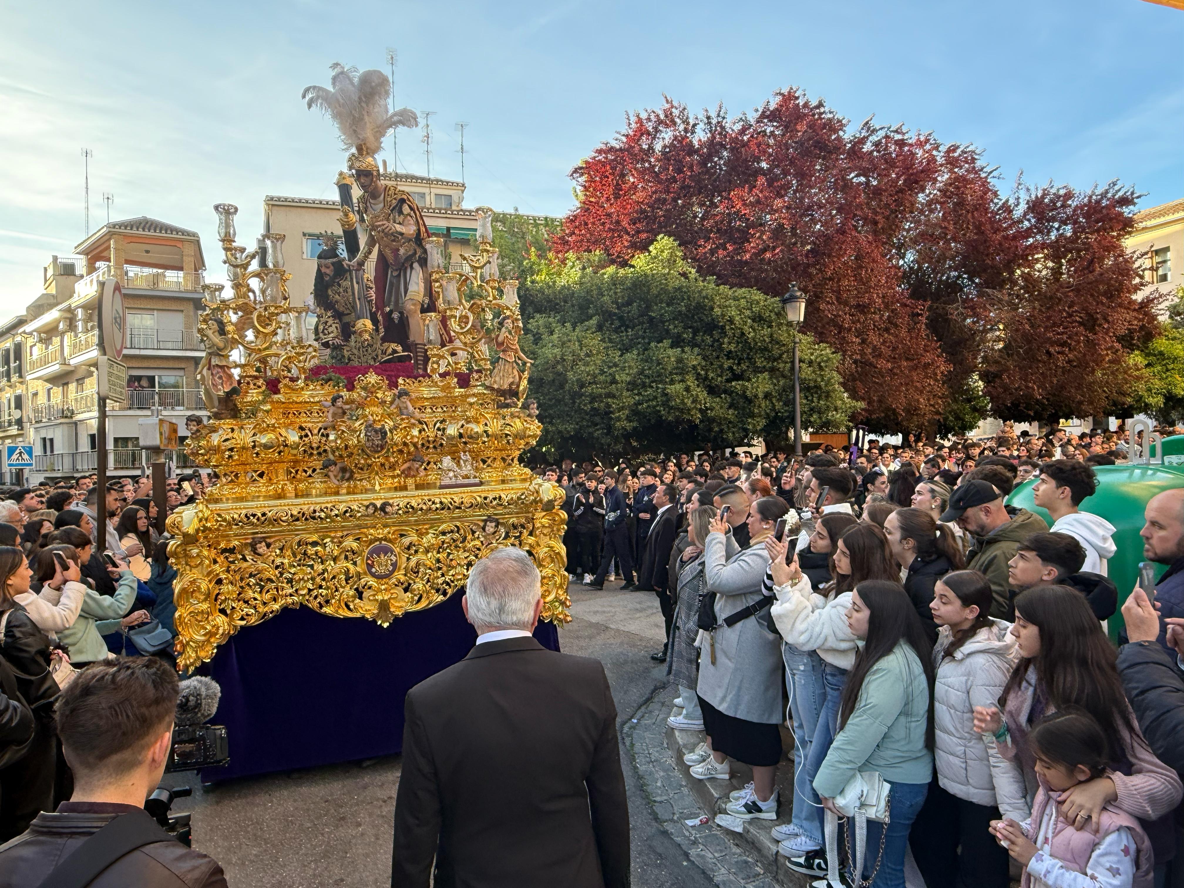 Las imágenes más llamativas y esperadas del Miércoles Santo en Granada