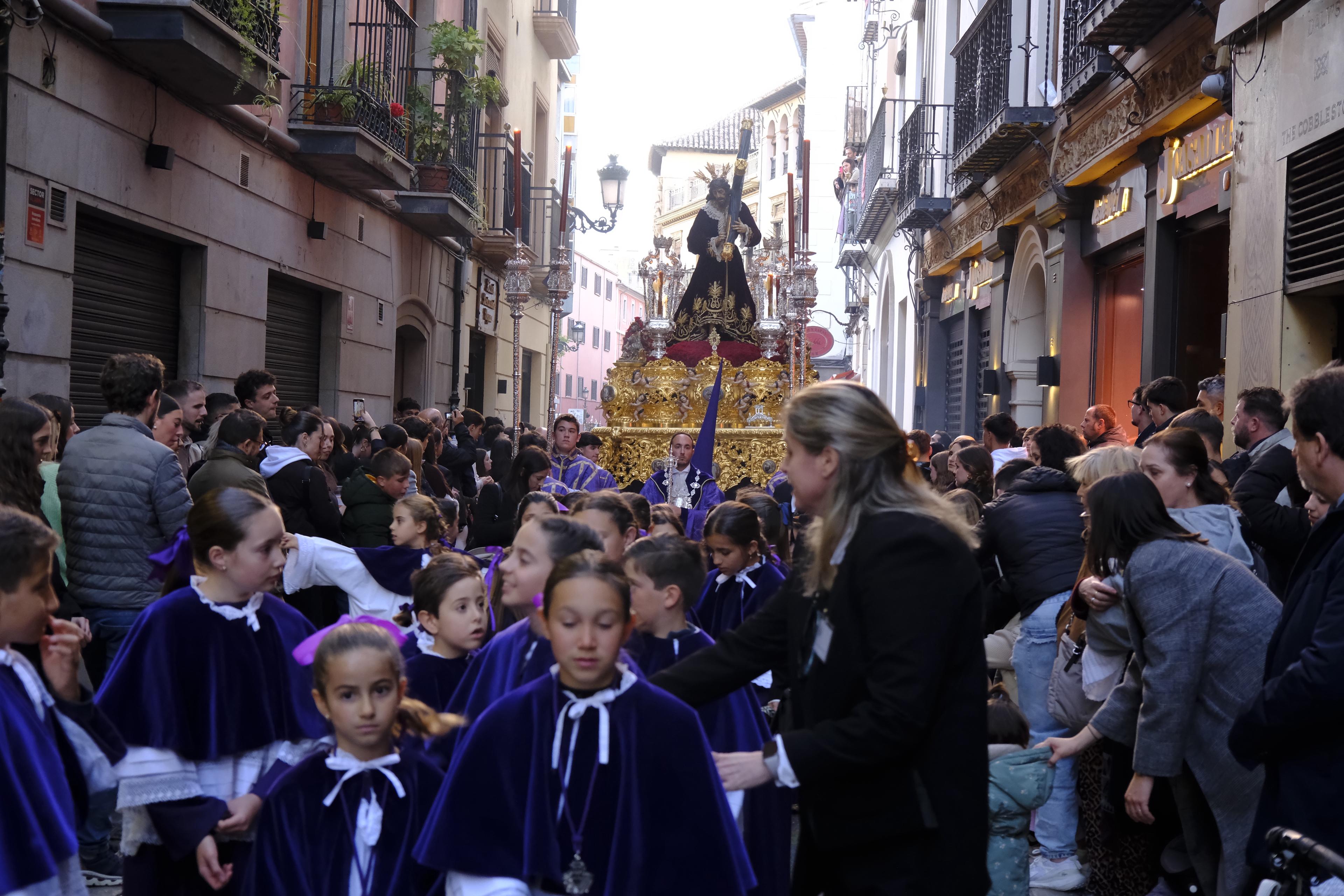 Las imágenes más llamativas y esperadas del Miércoles Santo en Granada