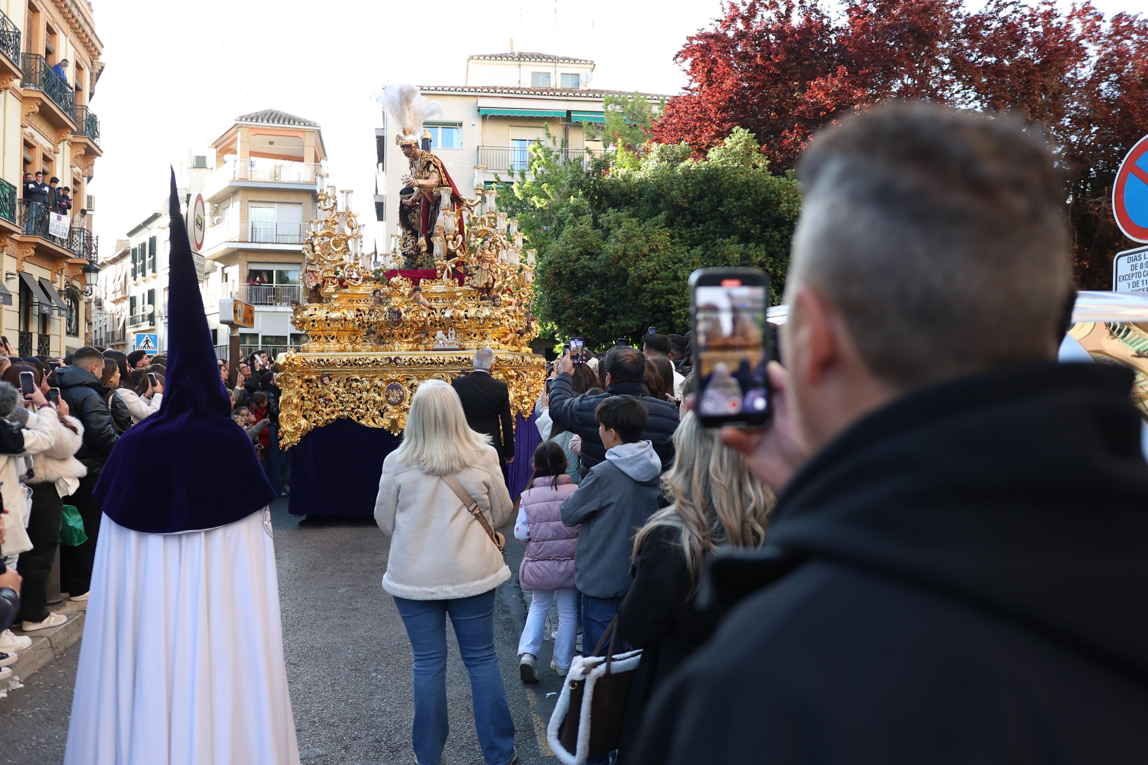Las imágenes más llamativas y esperadas del Miércoles Santo en Granada