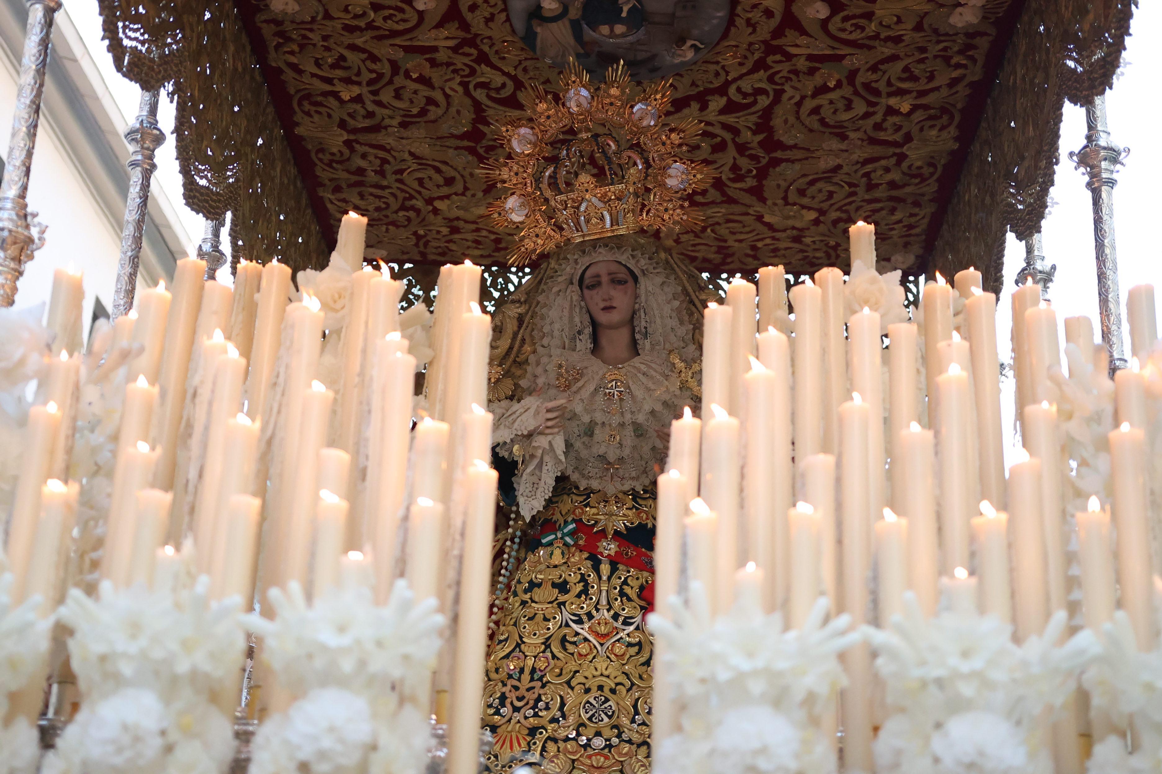 Las imágenes más llamativas y esperadas del Miércoles Santo en Granada