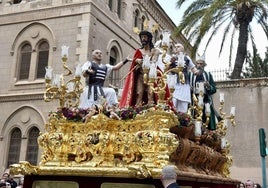 Titular de Coronación, ayer, a su paso por Obispo Orberá.