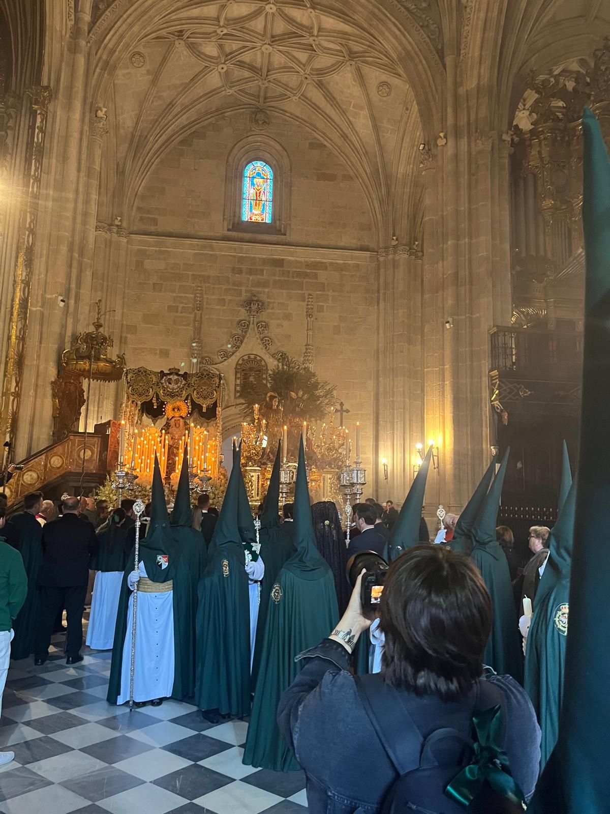 Las imágenes más llamativas y esperadas del Miércoles Santo en Granada