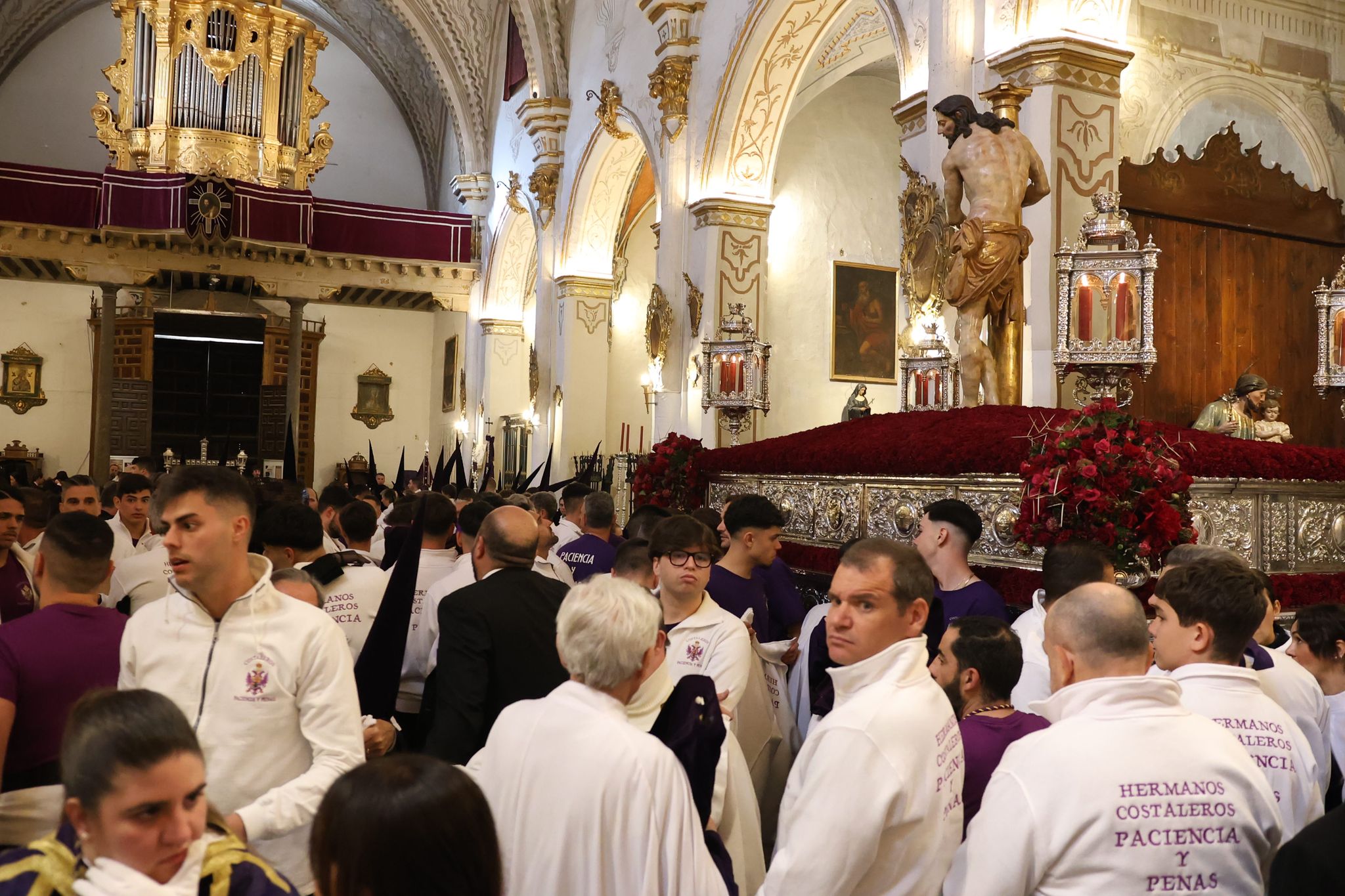 Las imágenes más llamativas y esperadas del Miércoles Santo en Granada