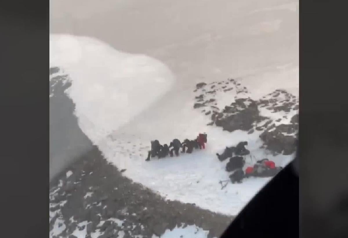 Complicado rescate en medio del temporal de 13 menores que iban de ruta por capileira con monitores inexpertos | ideal