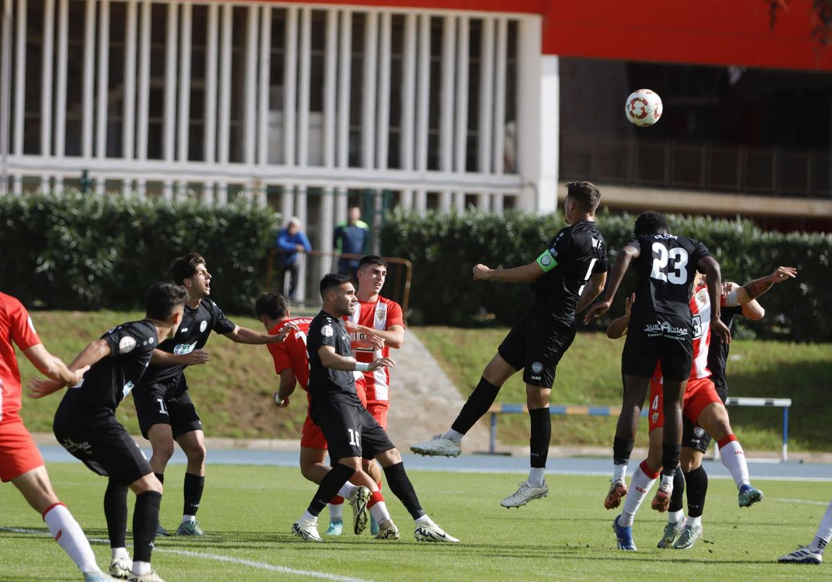 El almería b, a todo o nada en torremolinos | ideal