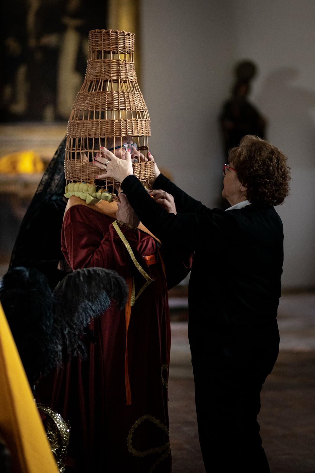 Así se visten las Chías, personajes únicos de la Semana Santa granadina