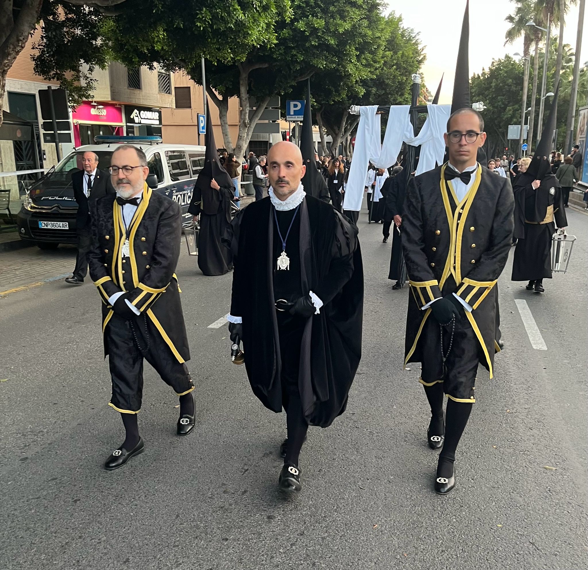Caridad impone el luto en su barrio de Oliveros