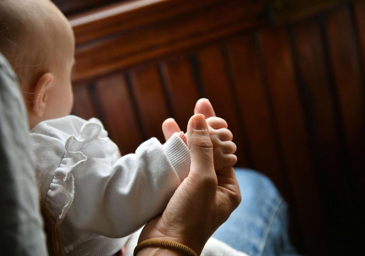 Cómo solicitar la prestación por nacimiento y cuidado de un menor | ideal