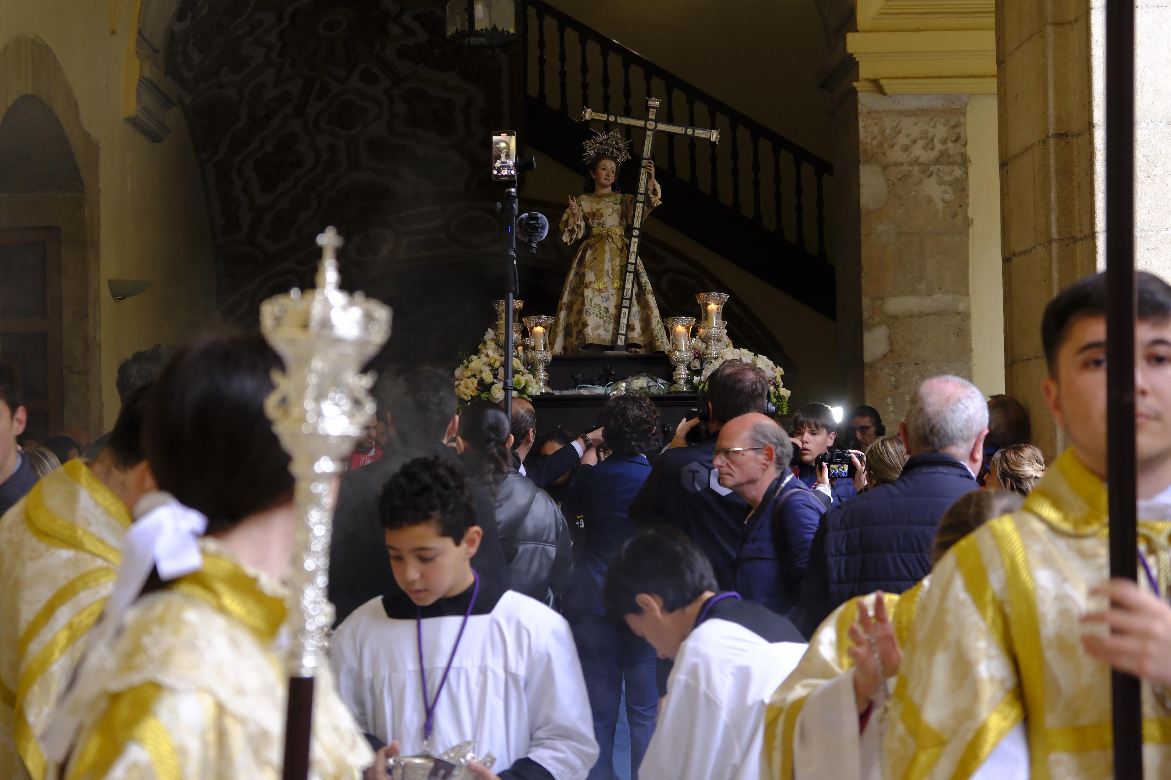 Los Facundillos, en su procesión claustral del Domingo de Resurrección.